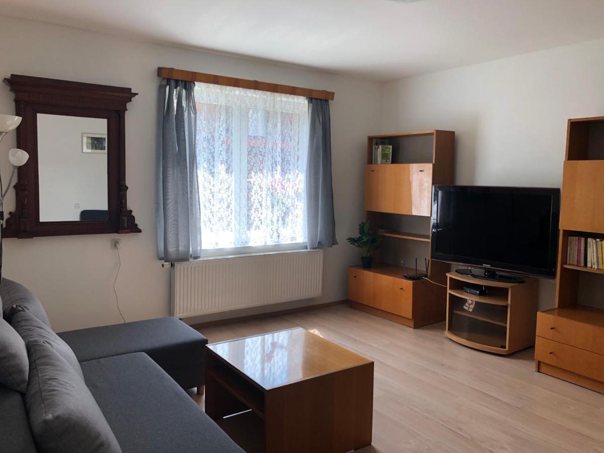 Apartmany Jevany מראה חיצוני תמונה